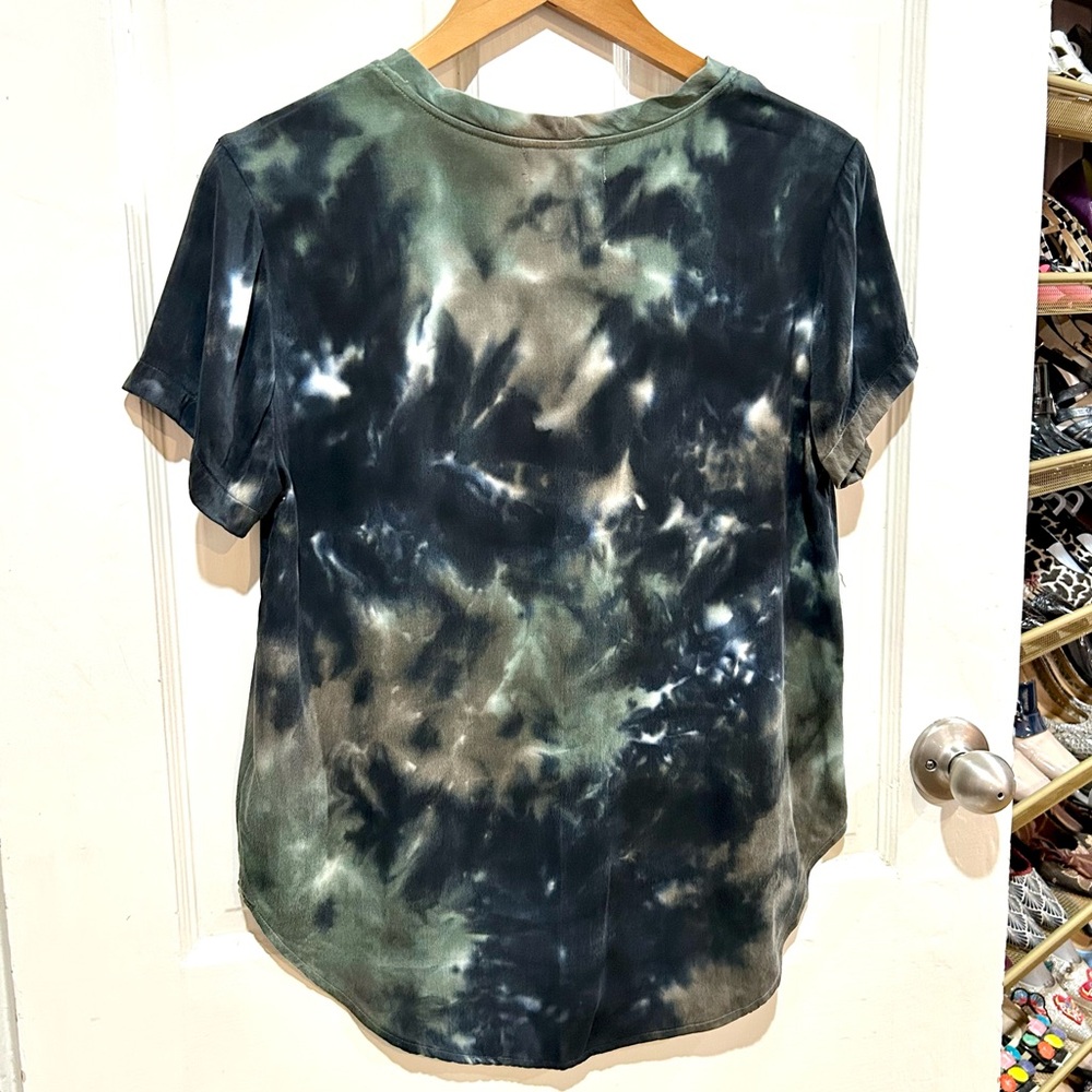 Anthropologie Cloth & Stone Green Black Tie Dye V-Neck T-Shirt Camo Size XS - Picture 5 of 6